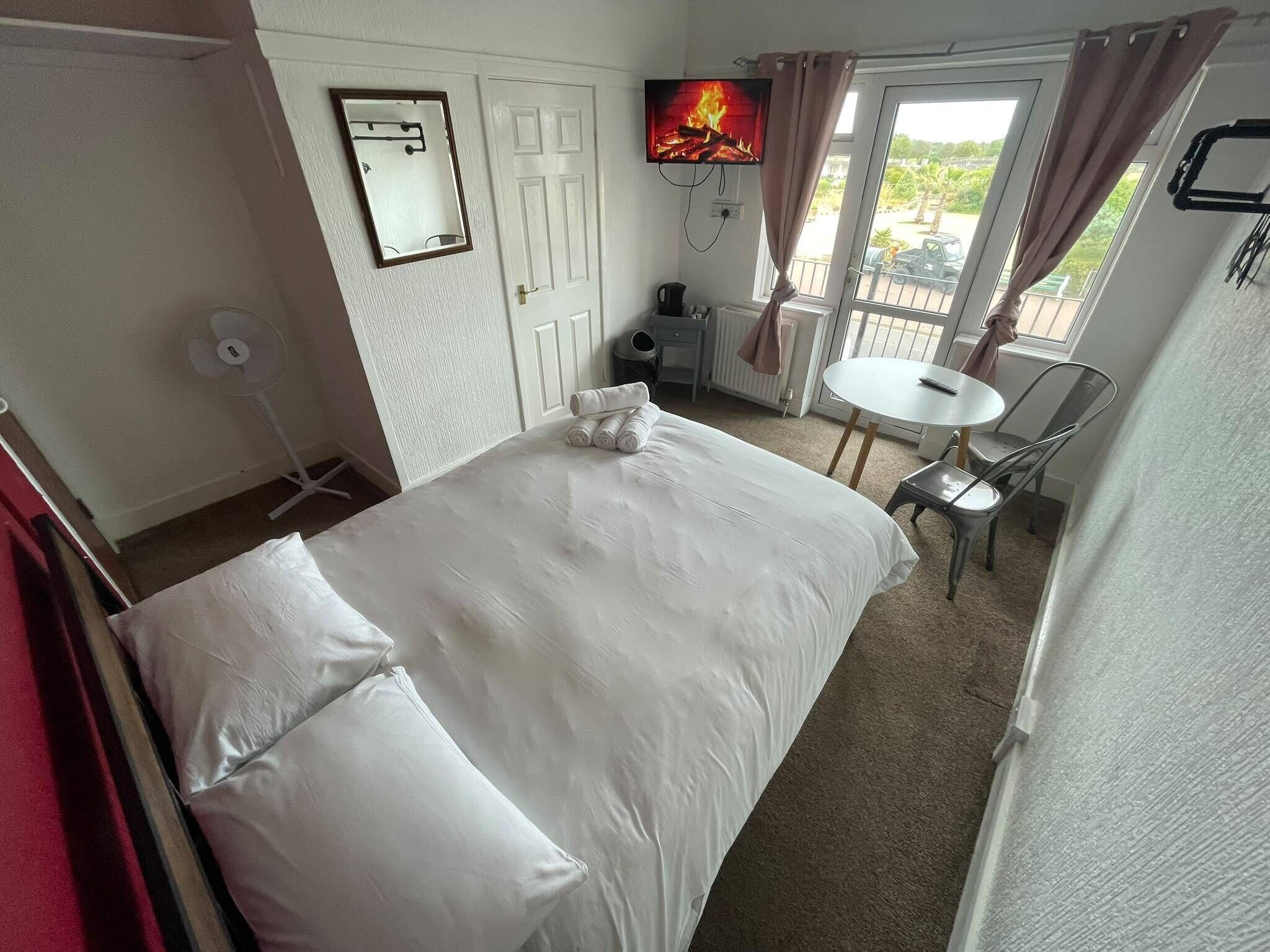 1 bedroom, free WiFi, bed sheets