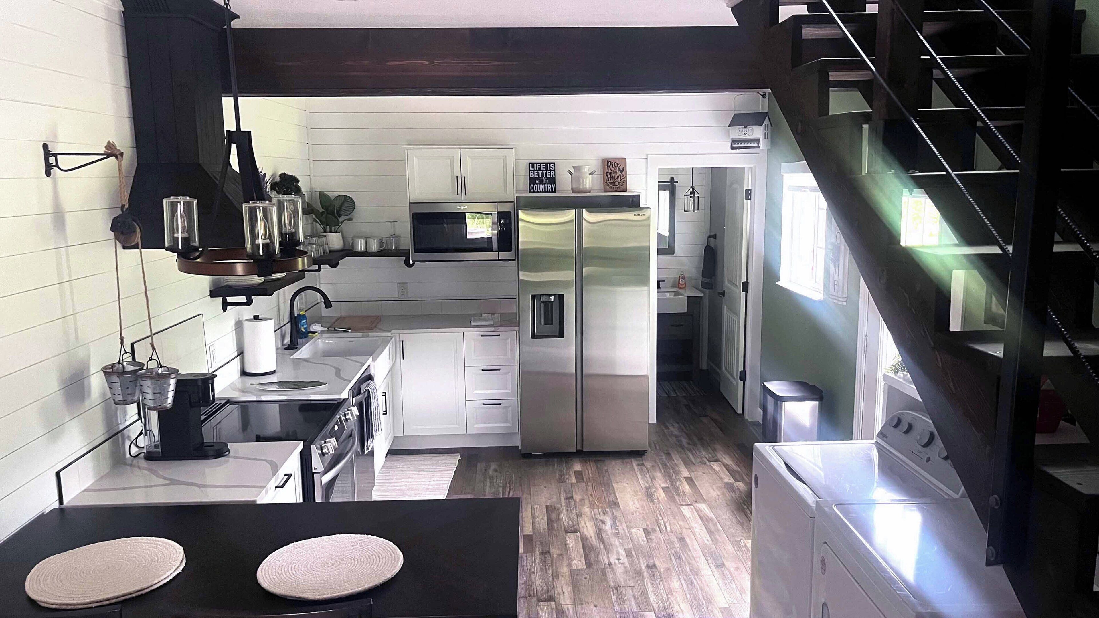 Micro-ondes, plaque de cuisson, lave-vaisselle