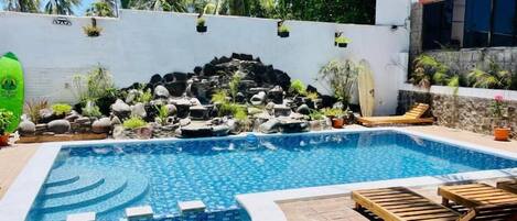 2 piscines extérieures