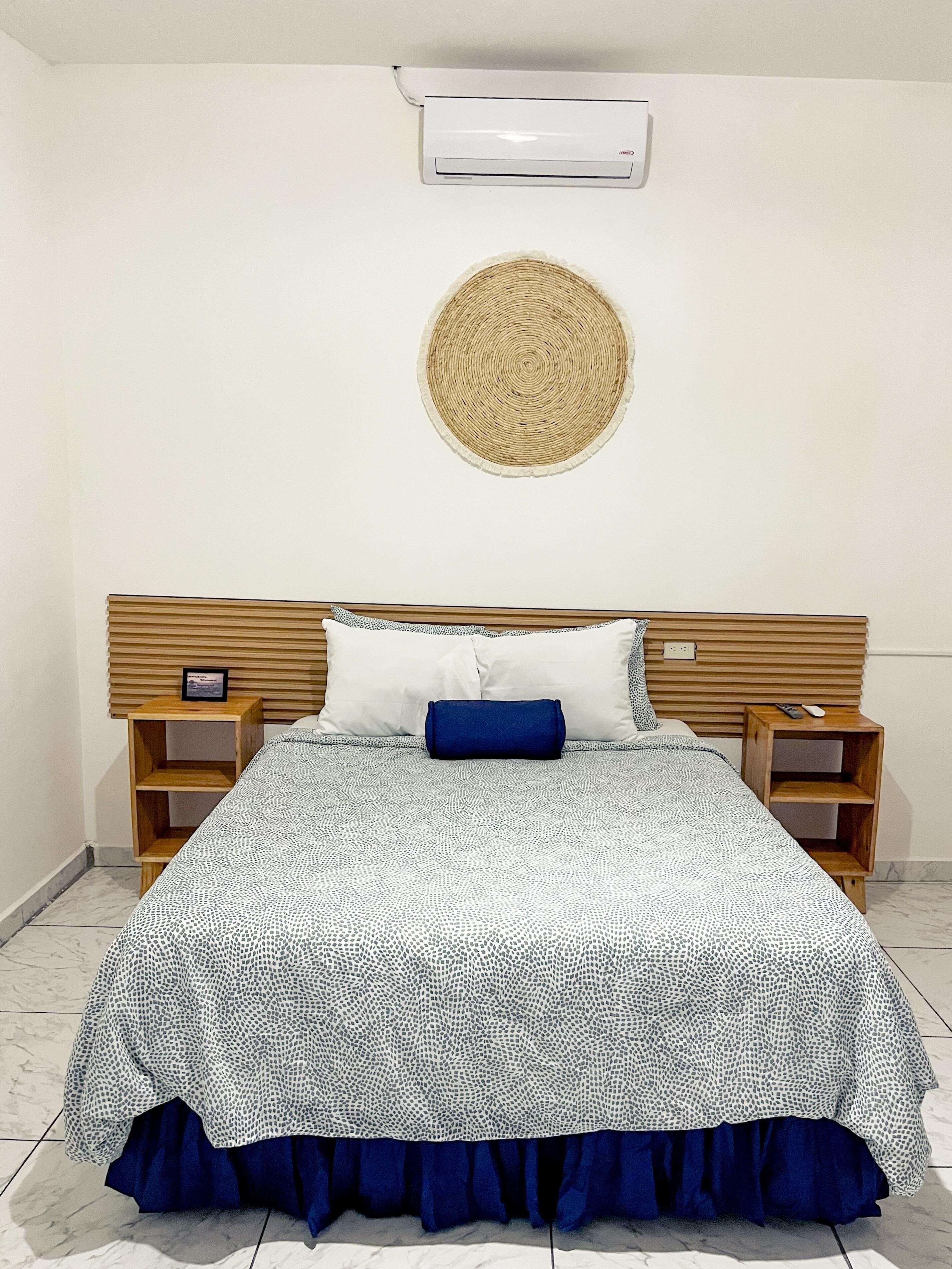 Room, 1 Queen Bed | Desk, laptop workspace, free WiFi