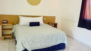 Room, 1 Queen Bed | Desk, laptop workspace, free WiFi