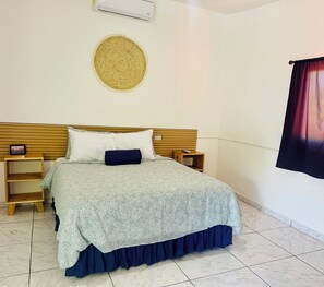 Room, 1 Queen Bed - The Beach Break El Cocal (La Libertad)