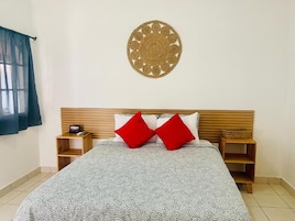 Quarto casal | Escrivaninha, espaço de trabalho para notebook, Wi-Fi de cortesia