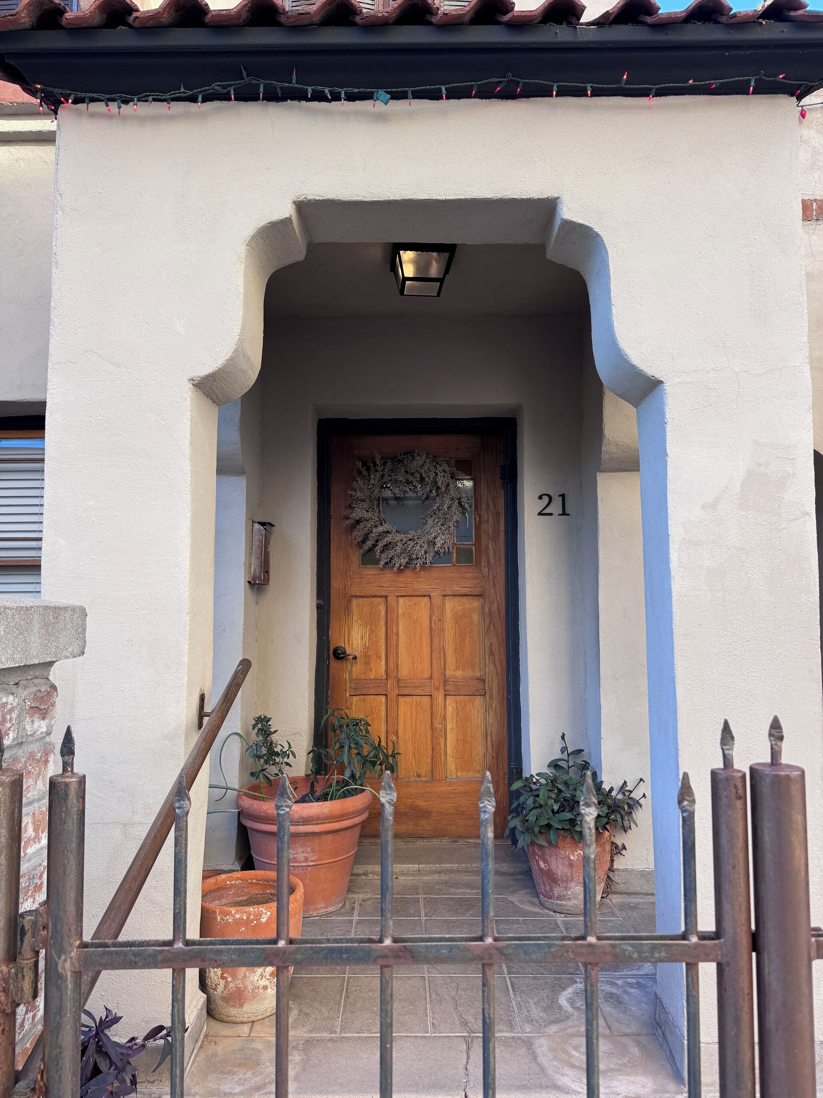 تفاصيل الفندق من الخارج