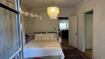 1 bedroom, internet, bed sheets