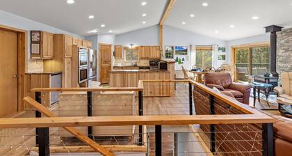 Pinehurst Lodge - HOT TUB, Mountain Views