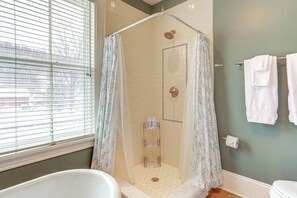 Hair dryer, towels - Mtn-View Rupert Village Home on Private Acreage (West Rupert)