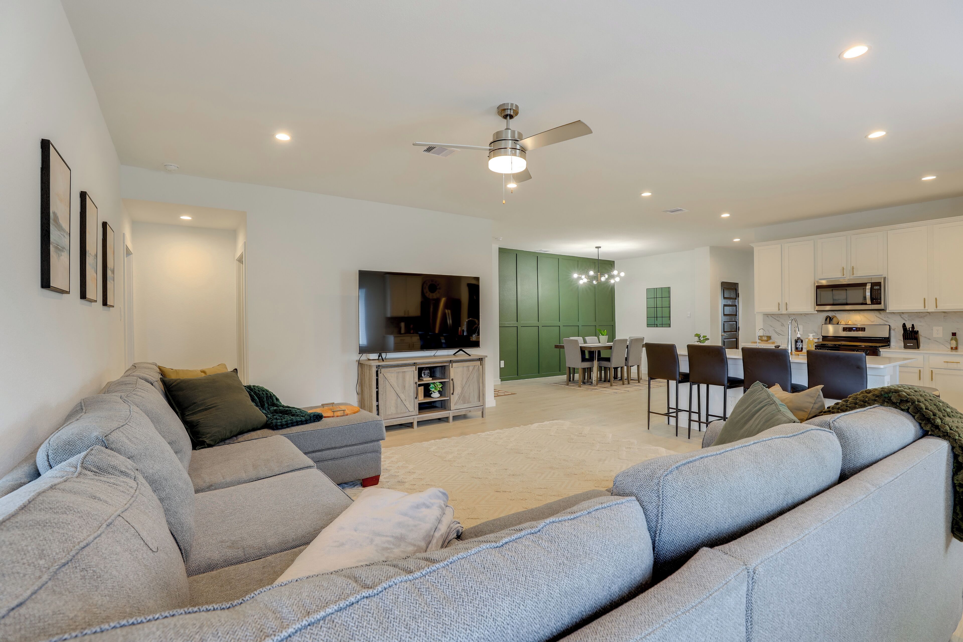 Una televisión, libros