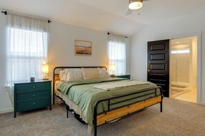 4 chambres, bureau, fer et planche à repasser, accès à Internet