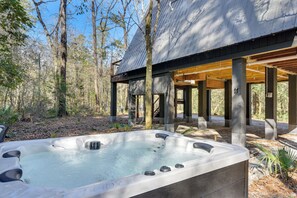 Outdoor spa tub