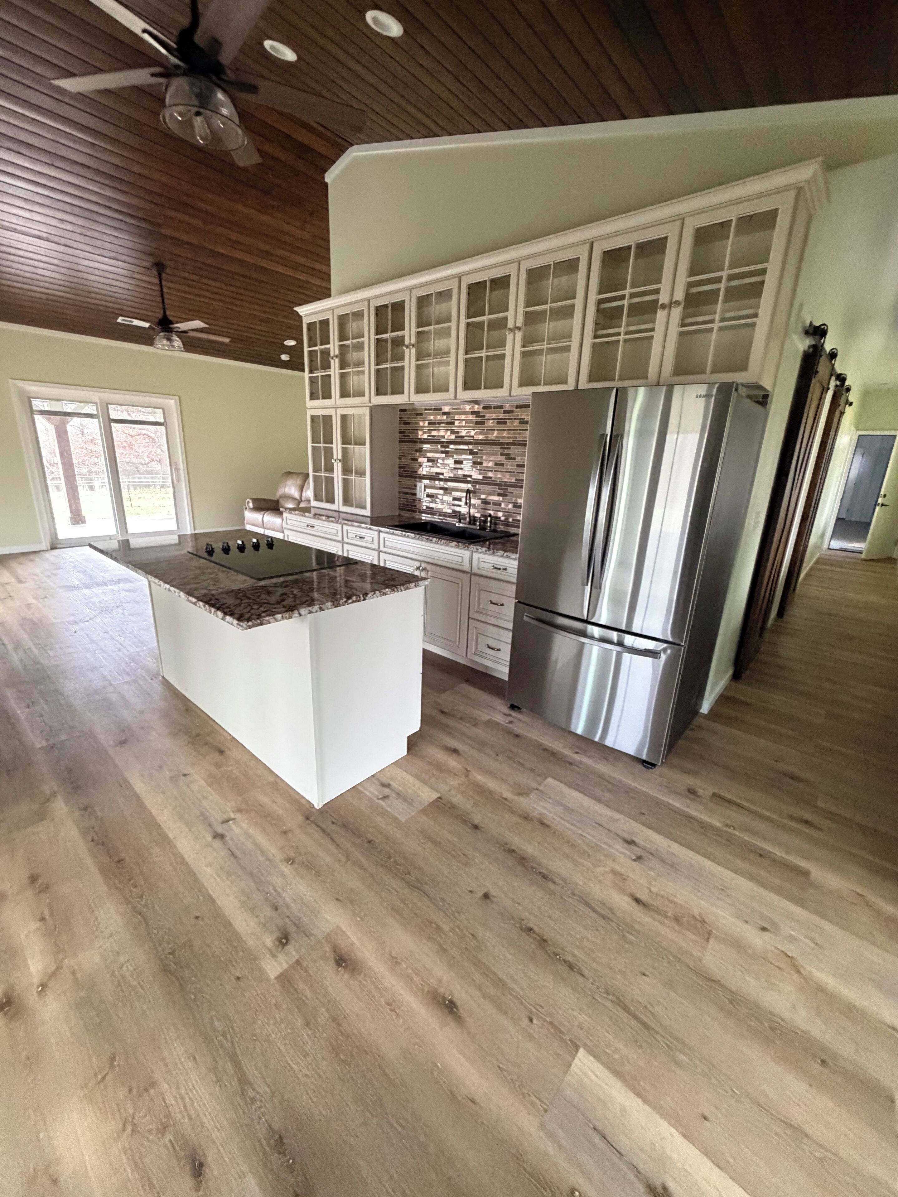 Microwave, dishwasher