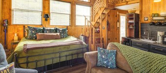 Private Hot Tub, Deck & Mtn Views! Hickman Retreat