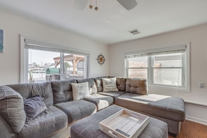 Living area - Canal-Front Backyard Oasis! Jersey Shore Retreat (Brick Township)
