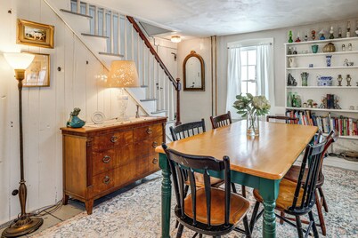 Historic 1820s Homestead on Battenkill River!