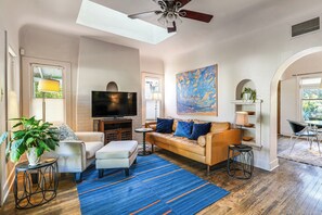 TV - 2 Mi to Downtown: Pet-Friendly Home in Phoenix! (Phoenix)