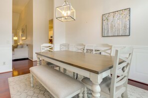 Dining - 11 Mi to Savannah! Suburban Home w/ Spacious Yard (Pooler)