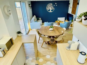 Unclassified image, 3 of 11, button - Vrbo Property (Roëzé-sur-Sarthe)