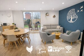 Unclassified image, 5 of 11, button - Vrbo Property (Roëzé-sur-Sarthe)