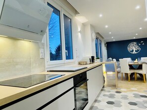 Unclassified image, 2 of 11, button - Vrbo Property (Roëzé-sur-Sarthe)