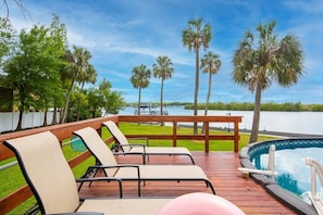 Property grounds - Waterfront 3BR Villa w/ Gym/Pool & Dock Access (Riverview)