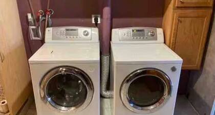 Quiet 4 Season Lake Escape near 2 Ski/Tube Hills