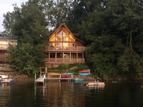 Quiet 4 Season Lake Escape near 2 Ski/Tube Hills