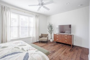 3 chambres, fer et planche à repasser, lit parapluie, Wi-Fi gratuit