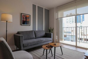 TV - w* | Chic & Inviting 2BR w/ Balcony in Miraflores (Miraflores)