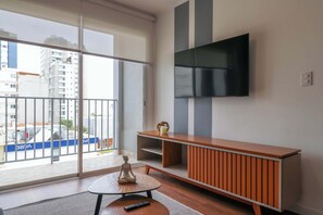 Interior - w* | Chic & Inviting 2BR w/ Balcony in Miraflores (Miraflores)
