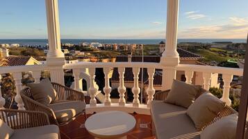 ห้องลักซ์ชัวรี่สวีท, ระเบียง, วิวทะเล