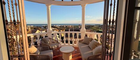 Luxury Suite, Balcony, Sea View | Property grounds