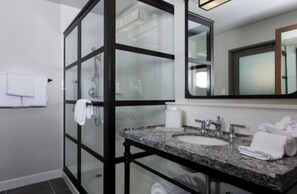 Unclassified image, 5 of 6, button