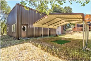 Unclassified image, 5 of 10, button