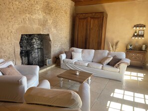 Smart TV, fireplace, video games, ping pong - Le Petit Manoir (Le Bugue)