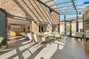 Outdoor dining - Luxe hoeve voor groepen tot 26 pers in Borgloon (Tongeren-Borgloon)
