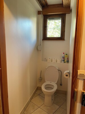 Unclassified image, 3 of 8, button