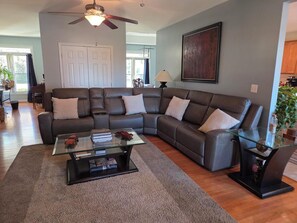 Unclassified image, 2 of 61, button