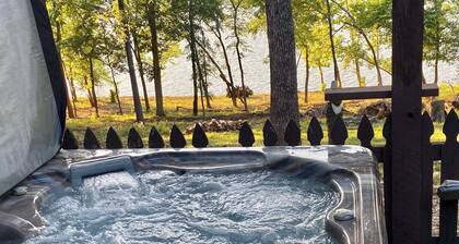 TABLE ROCK LAKE • RARE Walk-In Lake Access • Swim/Fish From Shore • 3 FULL BATHS