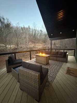 Terrace/patio - Sandstone Lodge of Hollerwood, Red River Gorge, Ky (Stanton)