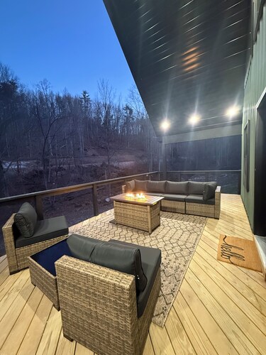 Sandstone Lodge of Hollerwood, Red River Gorge, Ky