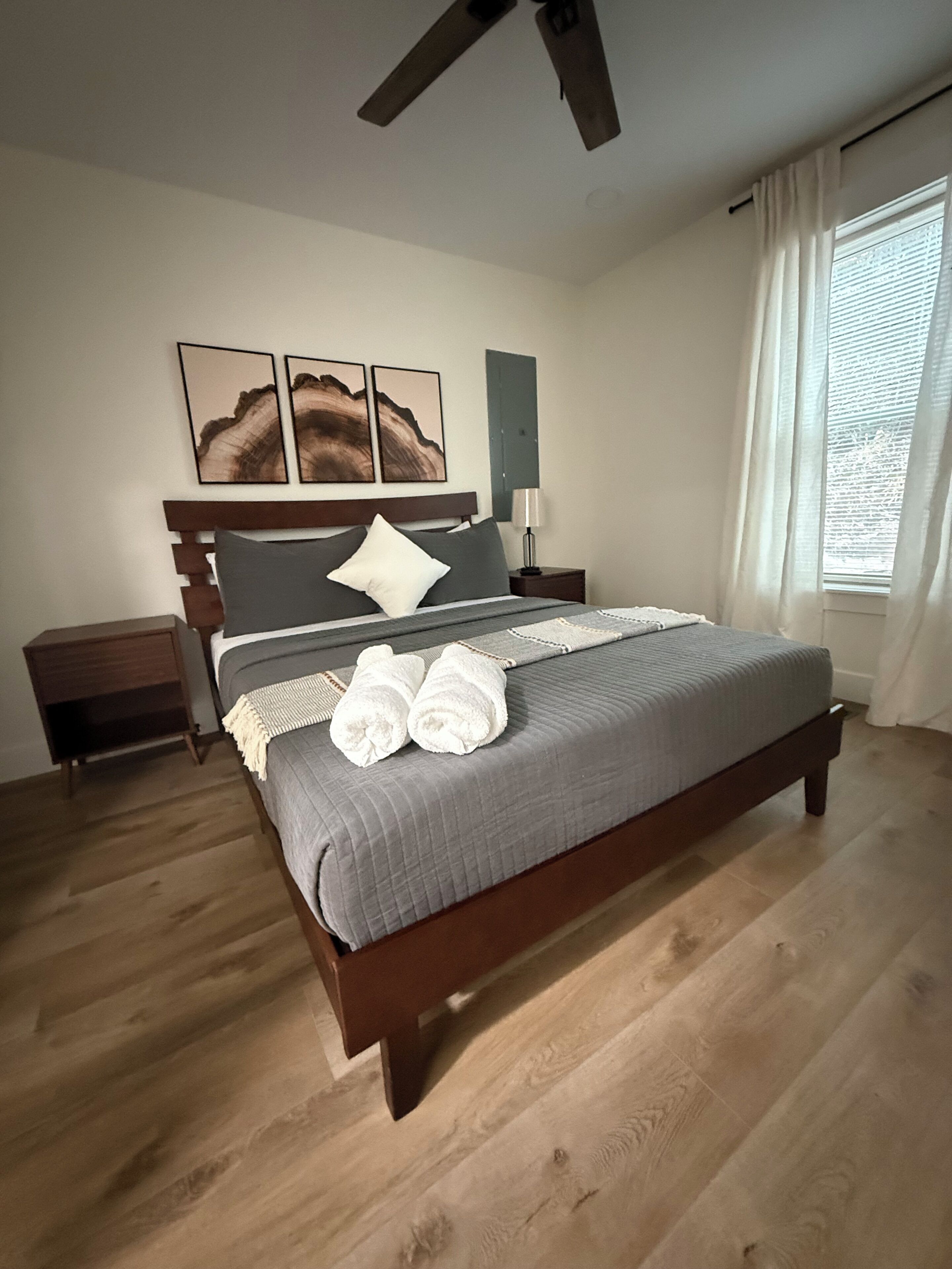 3 bedrooms, iron/ironing board, WiFi, bed sheets