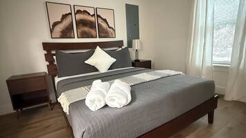 3 bedrooms, iron/ironing board, WiFi, bed sheets