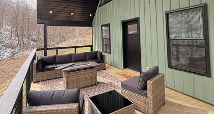 Sandstone Lodge of Hollerwood, Red River Gorge, Ky