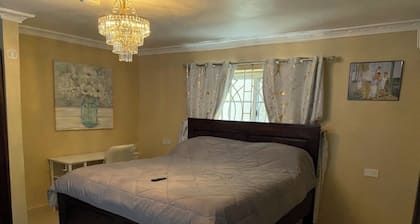 1 Bdrm luxury at Secluded Estate with Free 24/7 Solar. No more electricity cost