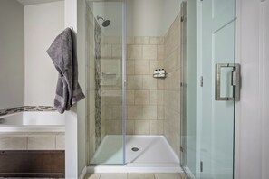 Shower, towels - Brand New Cozy Mountain Retreat | Panoramic Views (Tabernash)
