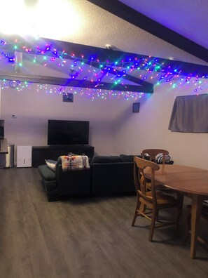 Unclassified image, 3 of 13, button - Frostie Pines (North Pole)