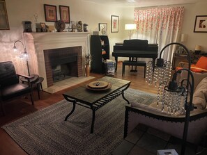 Unclassified image, 2 of 5, button