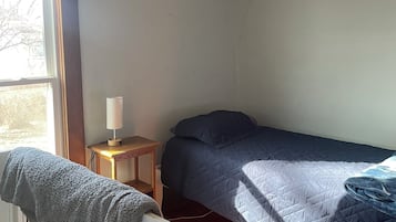 5 bedrooms, free WiFi, bed sheets