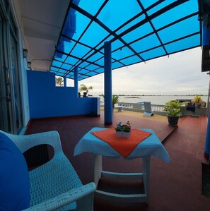 Outdoor dining - Dinuda Resort (Kudawa)