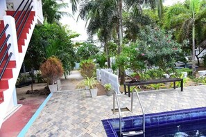 Unclassified image, 5 of 69, button - Dinuda Resort (Kudawa)